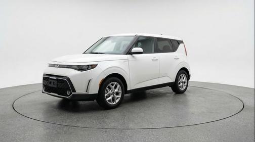 Snow White Pearl 2025 Kia Soul LX
