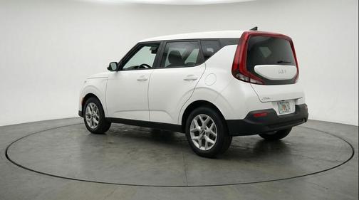 Snow White Pearl 2025 Kia Soul LX