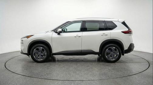 Everest White Pearl Tricoat 2025 Nissan Rogue SV