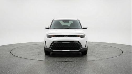 Snow White Pearl 2025 Kia Soul LX