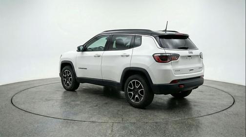 Bright White Clearcoat 2025 Jeep Compass Trailhawk