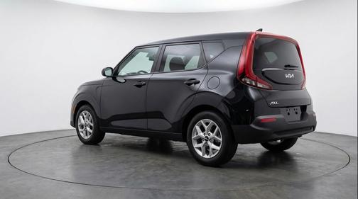 Fusion Black 2025 Kia Soul LX