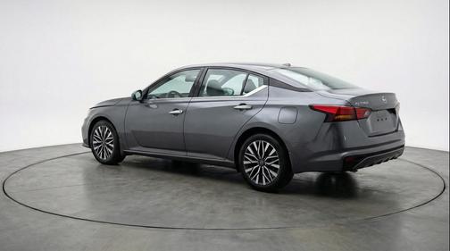 Gun Metallic 2025 Nissan Altima SV FWD