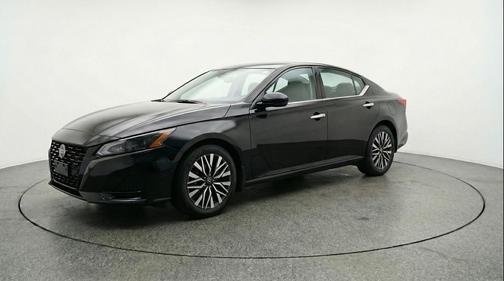 Super Black 2025 Nissan Altima SV FWD