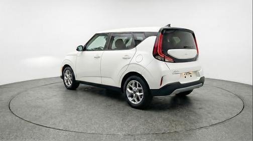 Snow White Pearl 2025 Kia Soul LX