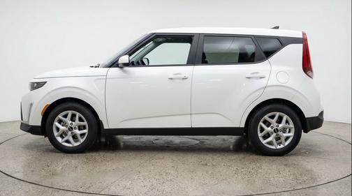Snow White Pearl 2025 Kia Soul LX