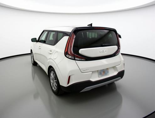 Snow White Pearl 2025 Kia Soul LX