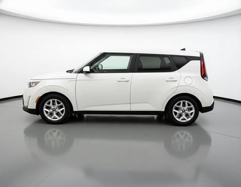 Snow White Pearl 2025 Kia Soul LX