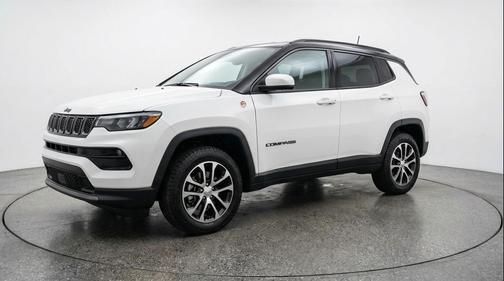 Bright White Clearcoat 2025 Jeep Compass Trailhawk