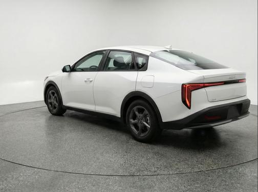 Snow White Pearl 2025 Kia K4 LXS
