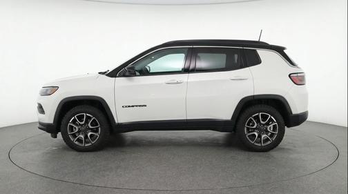 Bright White Clearcoat 2025 Jeep Compass Trailhawk