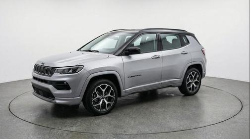Silver Zynith Metallic Clearcoat 2025 Jeep Compass Limited