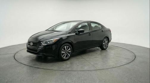 Super Black 2025 Nissan Versa 1.6 SV
