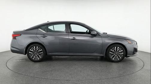 Gun Metallic 2025 Nissan Altima SV FWD