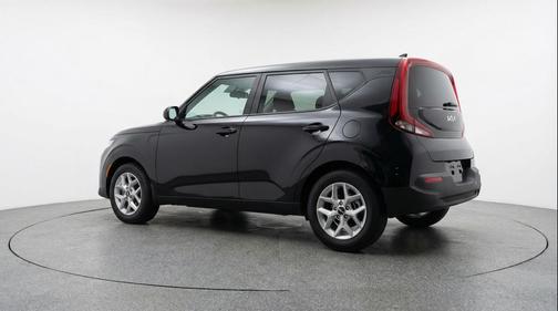 Fusion Black 2025 Kia Soul LX