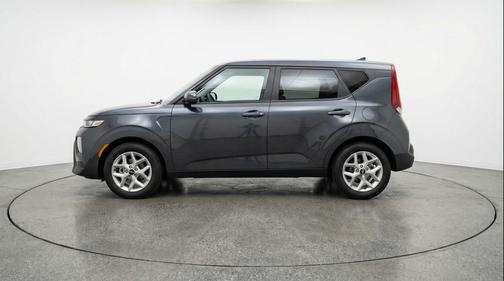 Gravity Gray 2025 Kia Soul LX