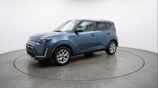 Gravity Gray 2025 Kia Soul LX