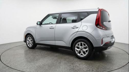 Gravity Gray 2025 Kia Soul LX