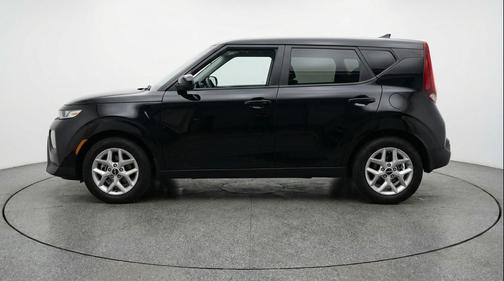 Fusion Black 2025 Kia Soul LX