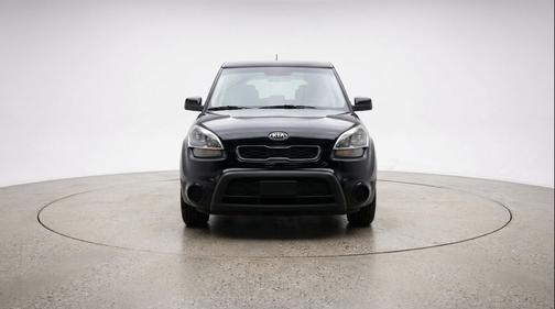 Fusion Black 2025 Kia Soul LX