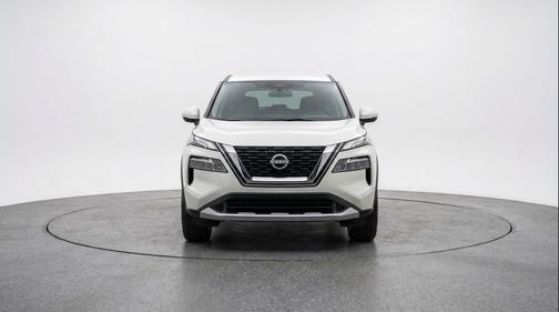 Everest White Pearl Tricoat 2025 Nissan Rogue SV