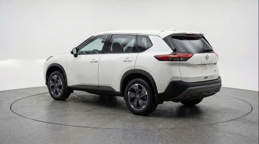 Everest White Pearl Tricoat 2025 Nissan Rogue SV