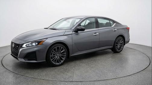 Gun Metallic 2025 Nissan Altima SV FWD