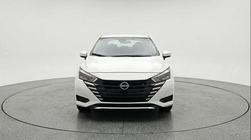Aspen White Tricoat 2025 Nissan Versa 1.6 SV