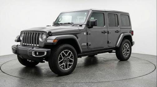 Granite Crystal Metallic Clearcoat 2025 Jeep Wrangler 4-Door Sahara 4x4