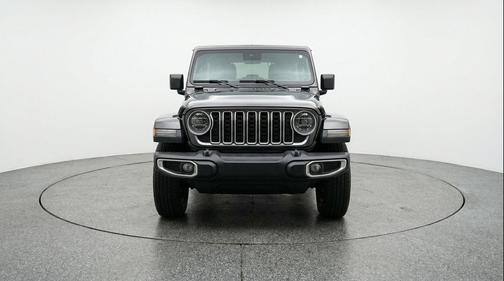 Granite Crystal Metallic Clearcoat 2025 Jeep Wrangler 4-Door Sahara 4x4