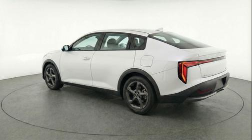 Snow White Pearl 2025 Kia K4 LXS