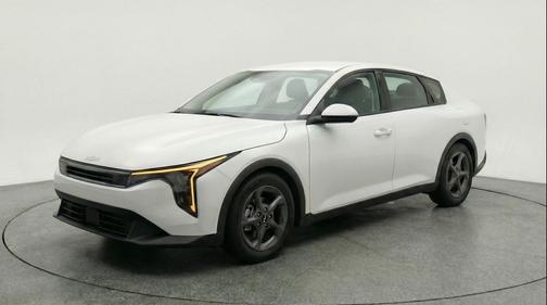 Snow White Pearl 2025 Kia K4 LXS