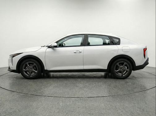 Snow White Pearl 2025 Kia K4 LXS