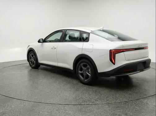 Snow White Pearl 2025 Kia K4 LXS