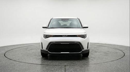 Snow White Pearl 2025 Kia Soul LX