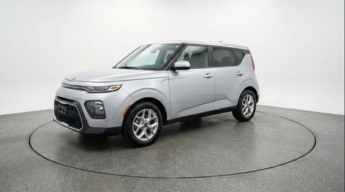 Steel Gray 2025 Kia Soul LX