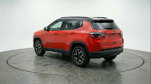 Red Hot Pearlcoat 2025 Jeep Compass Trailhawk