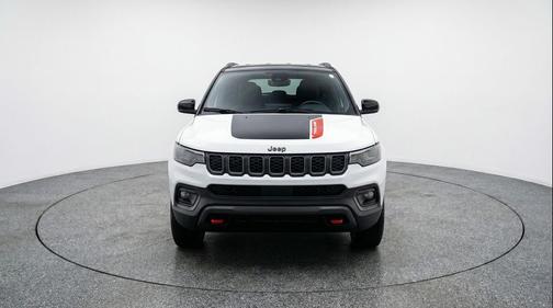 Bright White Clearcoat 2025 Jeep Compass Trailhawk