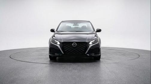 Super Black 2025 Nissan Altima SV FWD