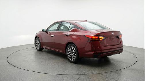 Garnet Pearl Metallic 2025 Nissan Altima SV FWD