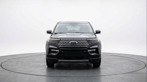 Agate Black Metallic 2024 Ford Explorer XLT