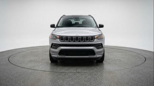 Silver Zynith Metallic Clearcoat 2025 Jeep Compass Limited