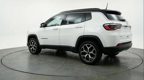 Bright White Clearcoat 2025 Jeep Compass Limited