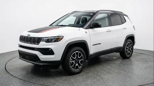 Bright White Clearcoat 2025 Jeep Compass Trailhawk
