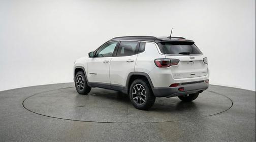Bright White Clearcoat 2025 Jeep Compass Trailhawk