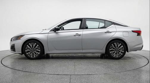 Brilliant Silver Metallic 2025 Nissan Altima SV FWD
