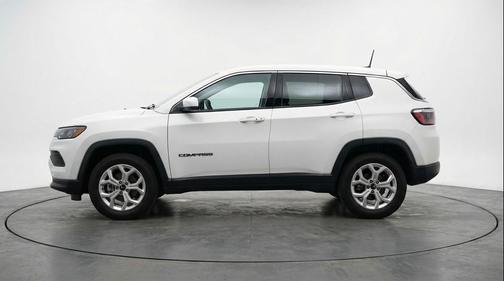 Bright White Clearcoat 2025 Jeep Compass Latitude
