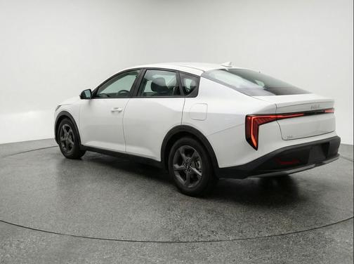 Snow White Pearl 2025 Kia K4 LXS