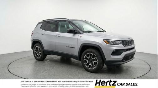 Silver Zynith Metallic Clearcoat 2025 Jeep Compass Trailhawk