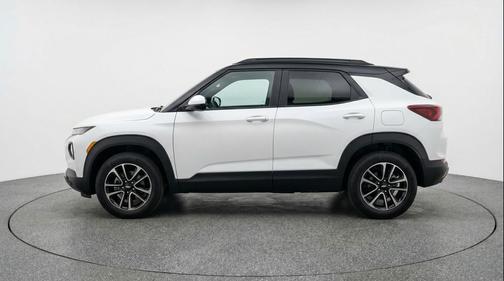 Summit White 2025 Chevrolet Trailblazer LT